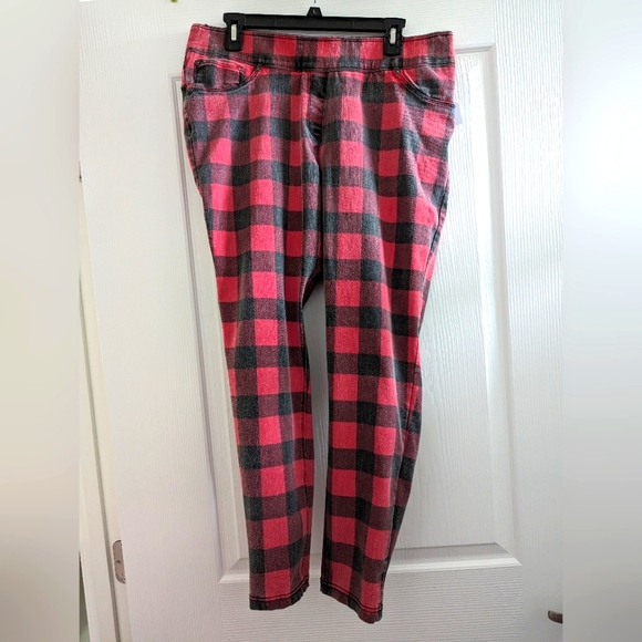 4/$15 - EUC Women's Luxe Denim Jegging with 4 way stretch - Picture 1 of 8